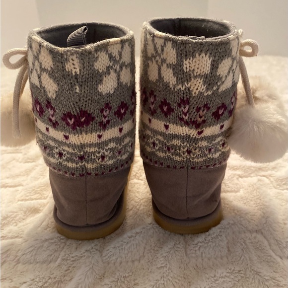 Gymboree Fair Isle Sparkle Sweater Boots - Picture 3 of 9